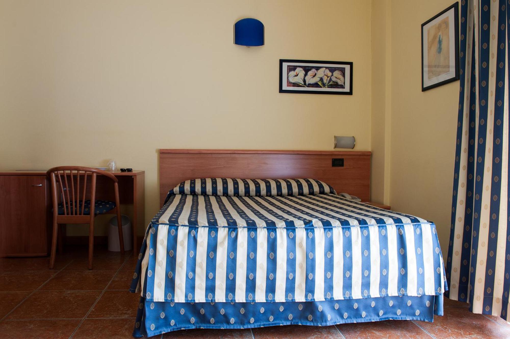 Hotel Blue Ribbon Vercelli Exterior photo