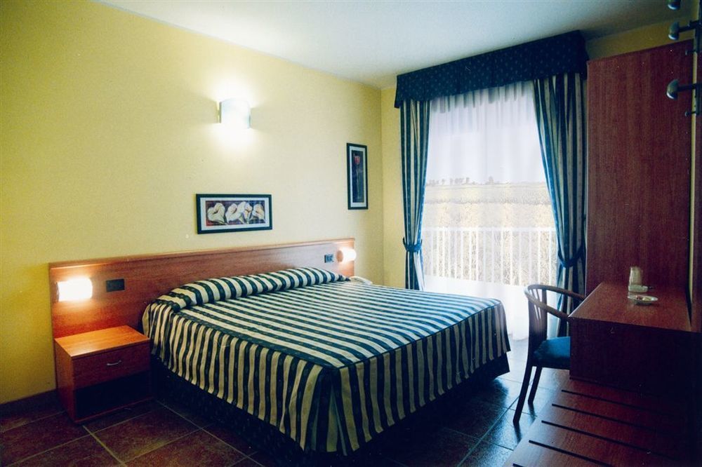Hotel Blue Ribbon Vercelli Exterior photo