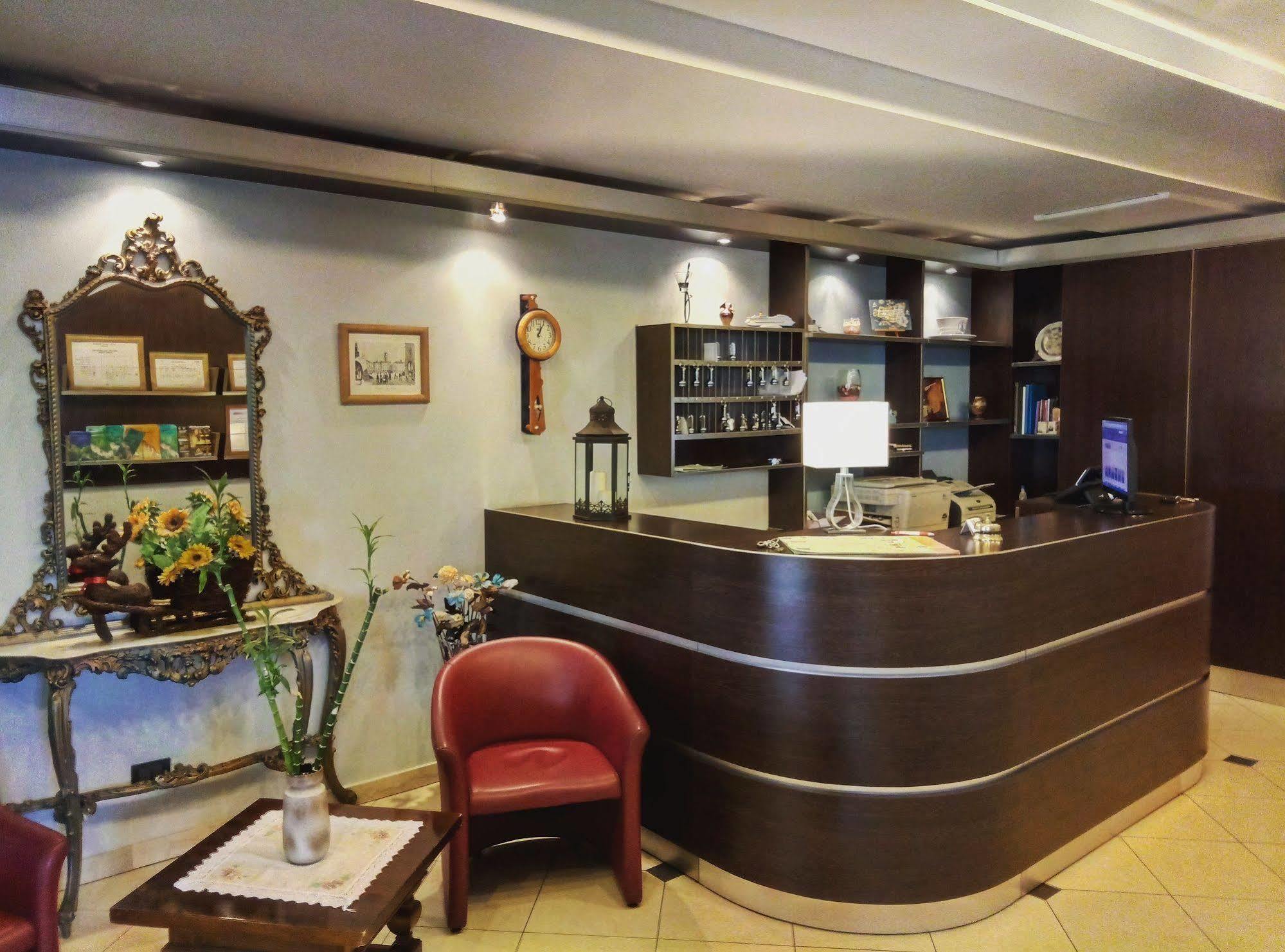 Hotel Blue Ribbon Vercelli Exterior photo