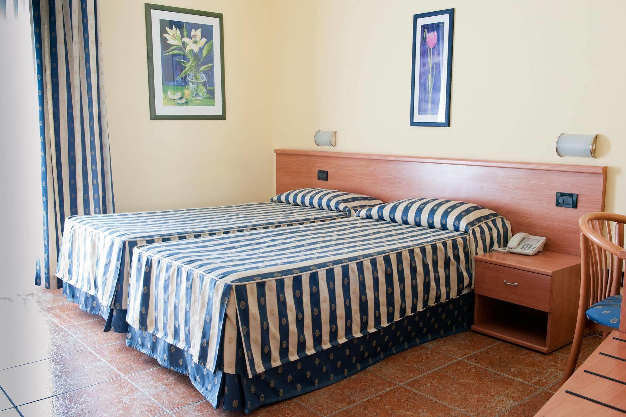 Hotel Blue Ribbon Vercelli Exterior photo