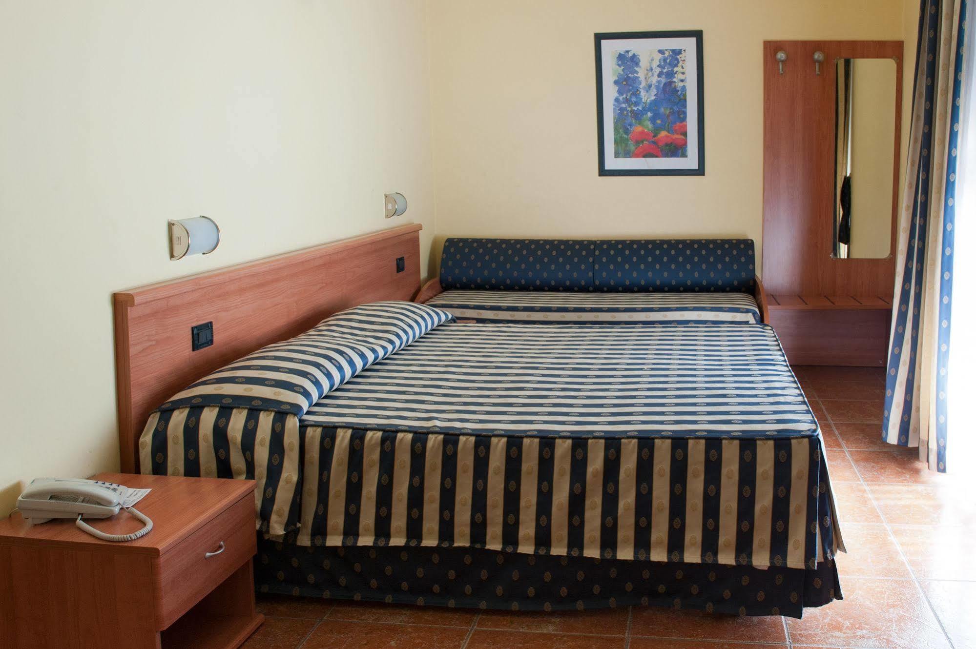 Hotel Blue Ribbon Vercelli Exterior photo